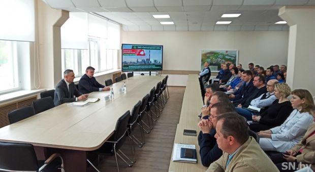 Председатель концерна «Беллесбумпром» посетил Светлогорский ЦКК в единый день информирования